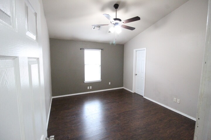 Building Photo - 1408 SW 23rd St