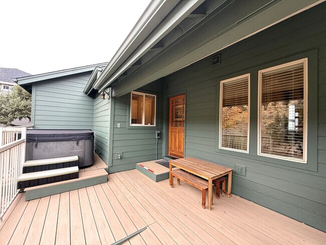 Building Photo - WINTER SPECIAL DISCOUNTED $500 PER MONTH F...