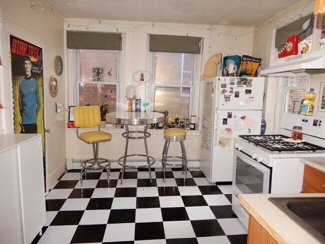 Building Photo - 274 Cambridge St