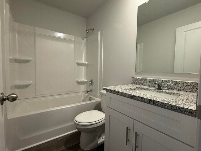 Building Photo - 935 Raghorn Rd