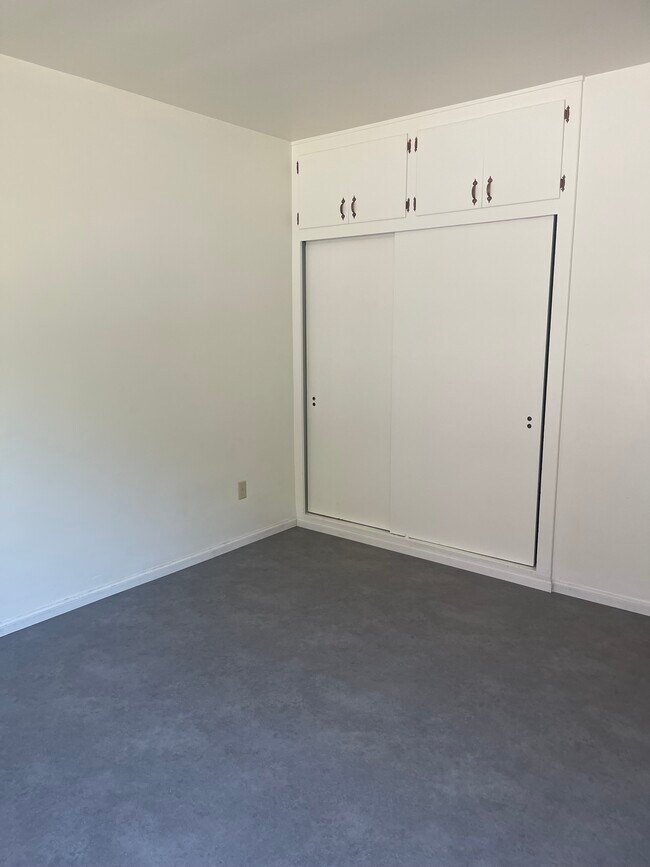 Building Photo - 1924 Workman St