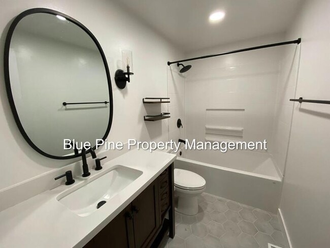 Building Photo - 53 N 4400 E