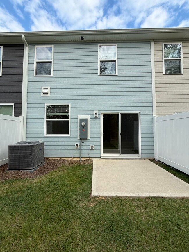 Building Photo - 128 Parker Ln