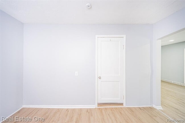 Building Photo - 22675 Santa Maria St