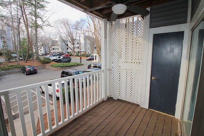 Building Photo - Furnished Elizabeth Condo!