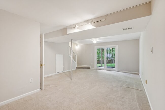 Building Photo - 20 Cherry Laurel Dr