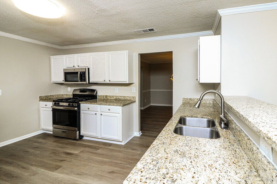 Building Photo - 4631 Glider Cir