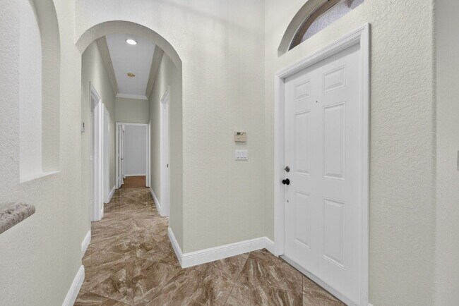 Building Photo - Beautiful & Spacious 3 Bedroom and 2 Bathroom with 2 Car garage and covered patio Home in West Pa...