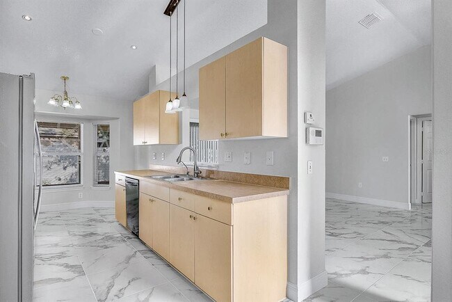 Building Photo - 656 Linnet Ct