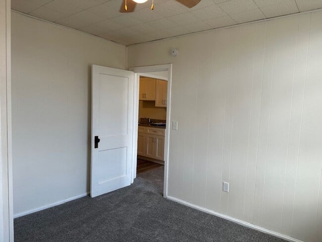 Building Photo - 8 Market St