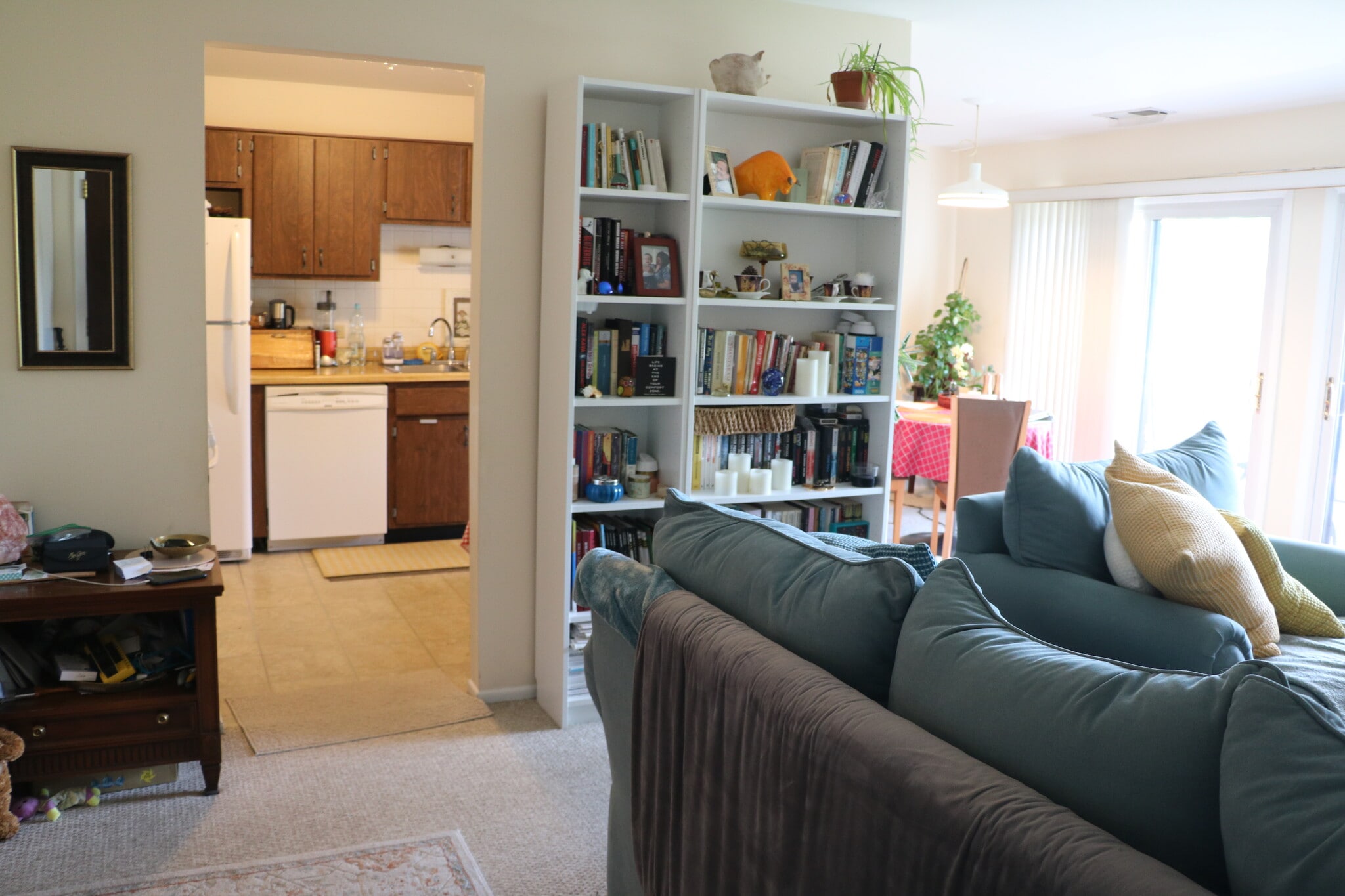 Building Photo - 1054 Deerpath Ct