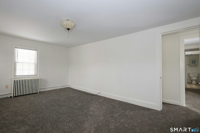 Building Photo - 48 W Branchville Rd