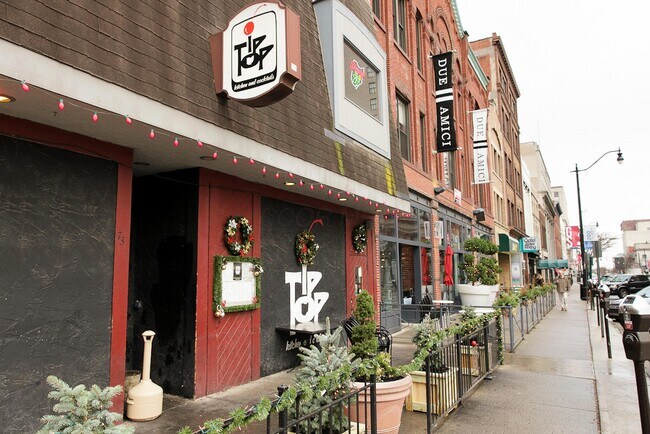 Building Photo - 225 N 4th St