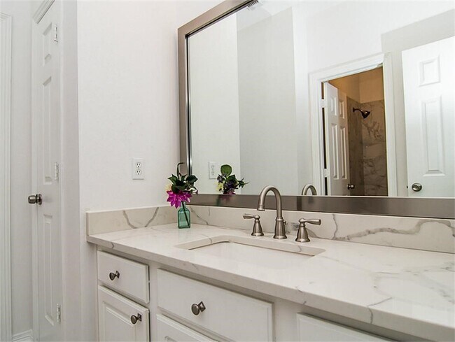 Building Photo - 143 N Shawnee Ridge Cir