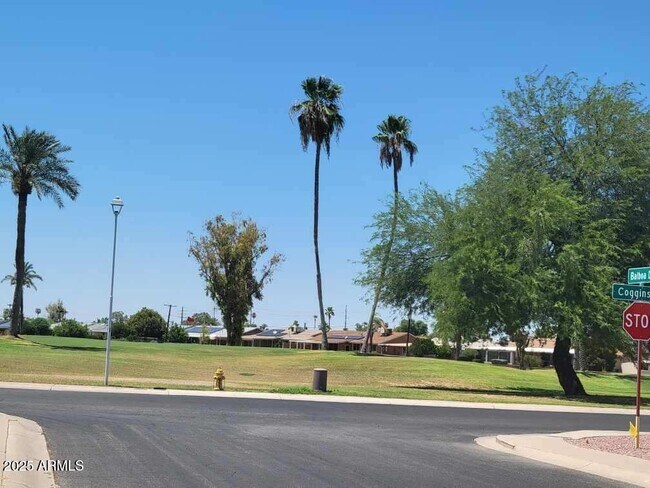 Building Photo - 11832 N Balboa Dr