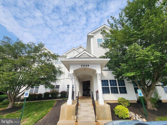 Primary Photo - 2029 Windsong Dr