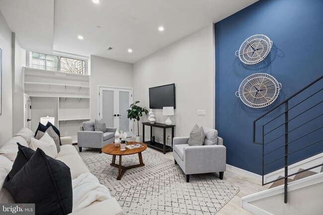 Building Photo - 2106 Spring St