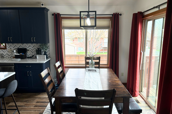 Building Photo - Spacious & Stylish Home in a Prime Location!
