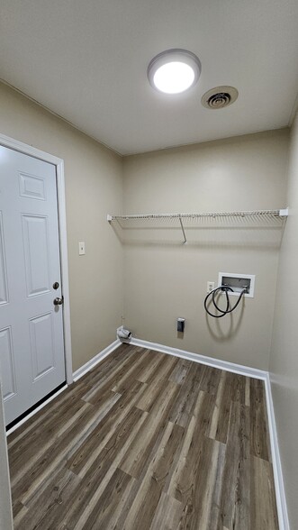 Building Photo - 5105 Bradley St NW