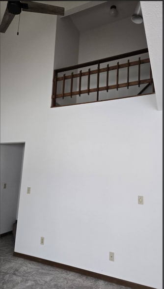 Building Photo - 1334 Spring Village Dr