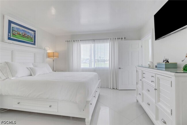 Building Photo - 9 High Point Cir N