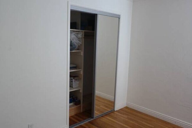 Building Photo - Lovely College Area Home