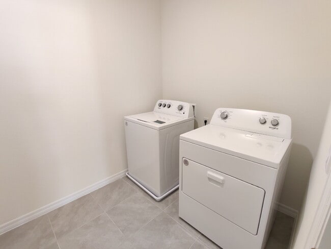 Building Photo - 10515 Penny Gale Loop