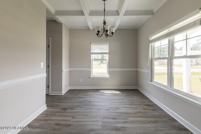 Building Photo - 300 Waylon Wy