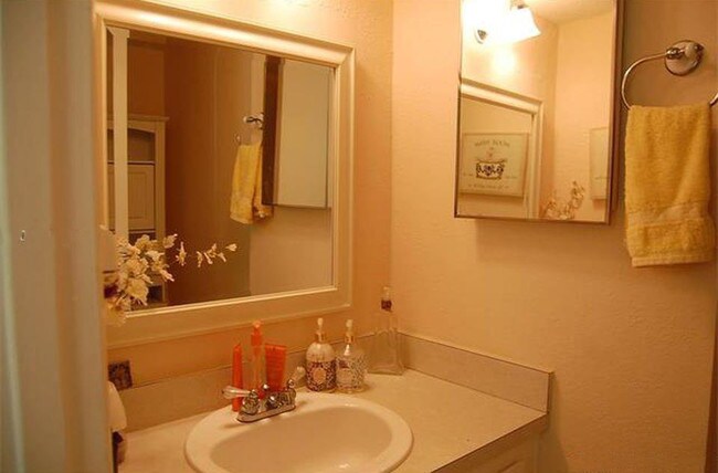 Building Photo - 8149 Lagos De Campo Blvd