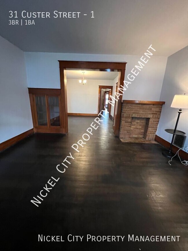 Building Photo - 31 Custer St