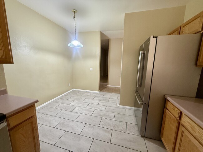 Building Photo - 7070 Mountain Creek Grove