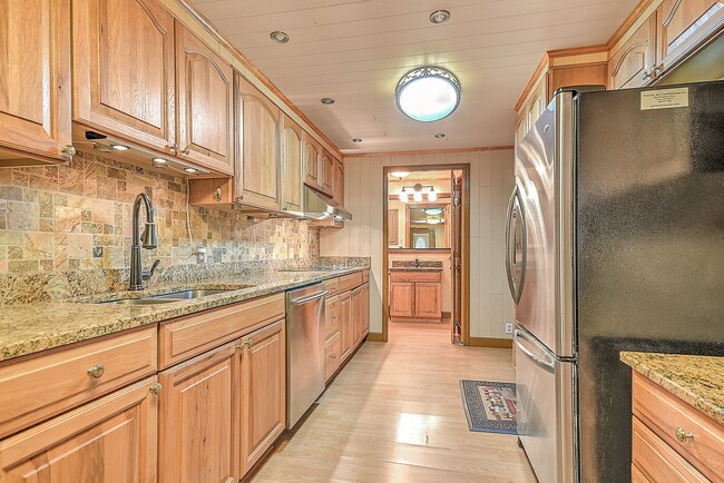 Building Photo - 563 Hales Chapel Rd