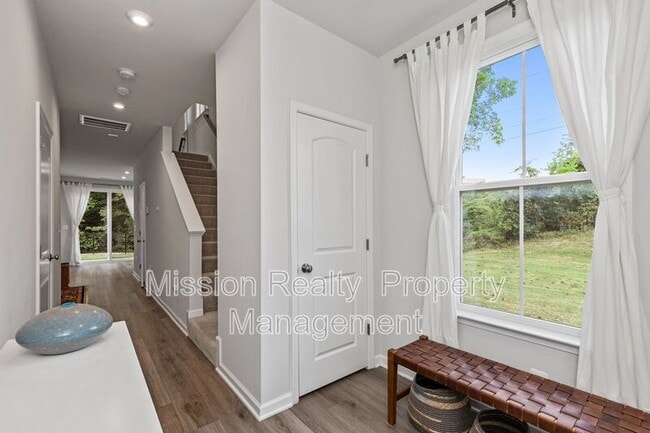Building Photo - 5535 Wenrich Dr
