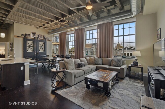 Building Photo - 154 School St