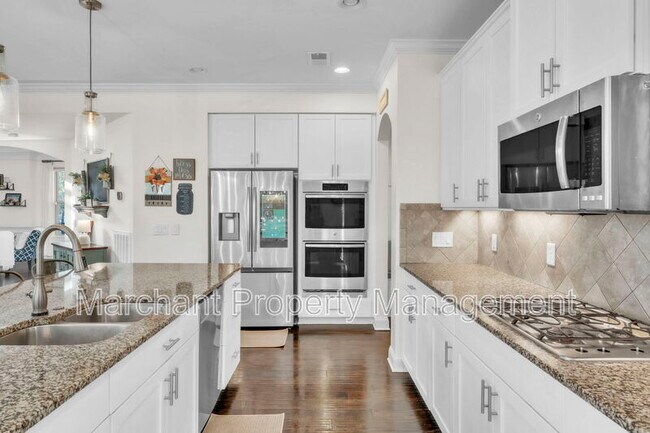 Building Photo - 4 Woodland Chase Ct