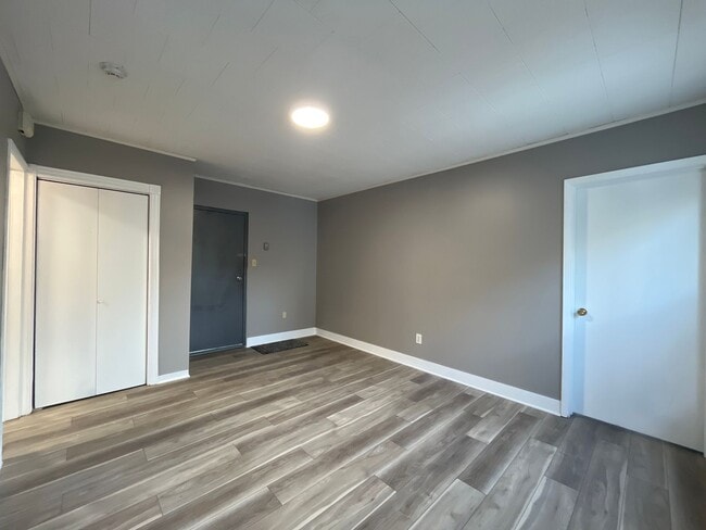 Building Photo - 1222 Main St