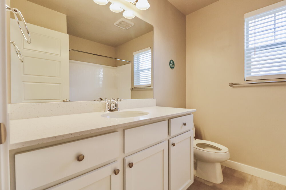 Building Photo - 1083 W Osprey Dr
