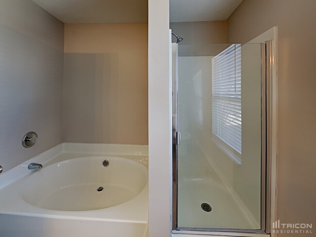 Building Photo - 4648 Cather Ct