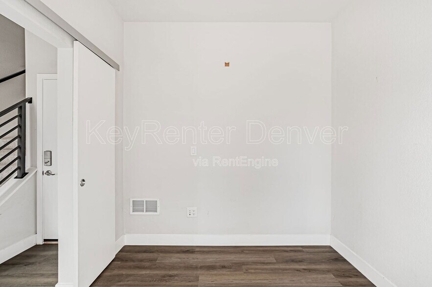 Building Photo - 5535 W 10th Ave