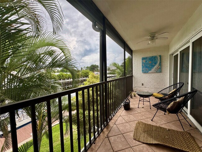 Building Photo - 2801 NE 33rd Ct