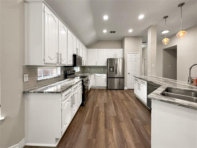 Building Photo - 545 Edgeview Dr
