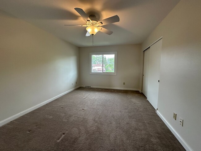 Building Photo - 3BD/1.5BA Townhome Condo in Germantown!