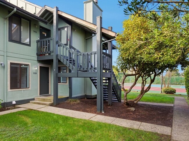 Building Photo - 336 NE Skipanon Dr