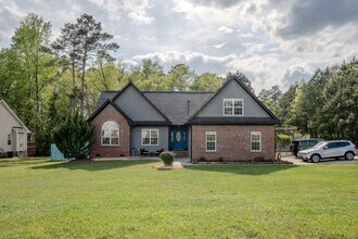 Building Photo - 220 Dolphin Dr