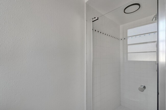 Building Photo - 1303 Charles St