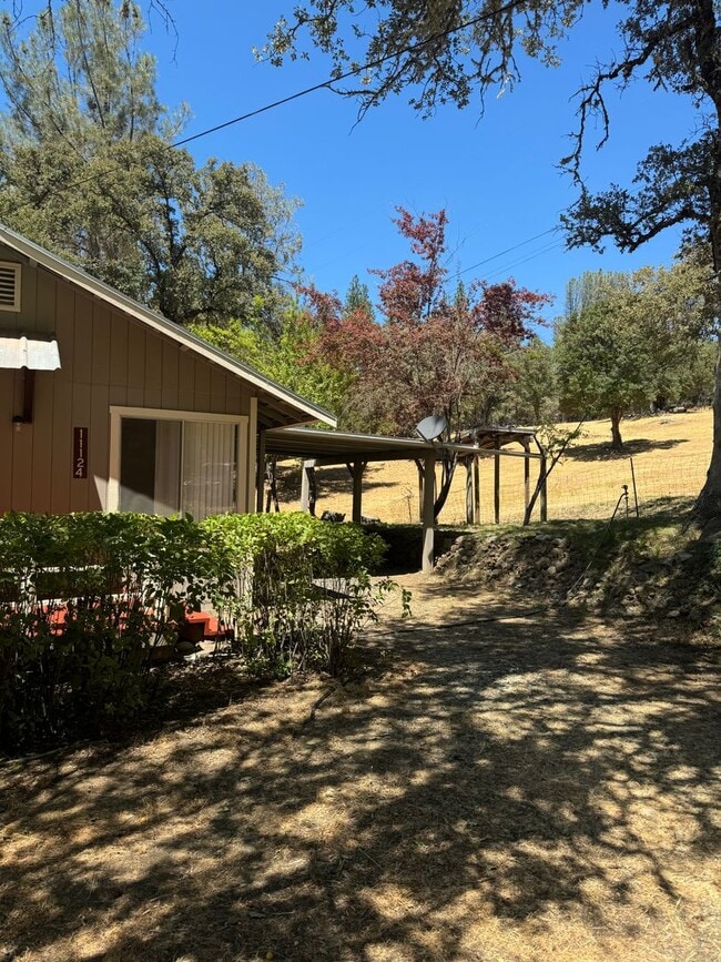 Building Photo - Cute Cottage just outside Nevada City- Pea...
