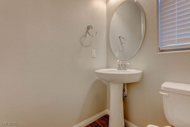 Building Photo - 12847 Slipknot St