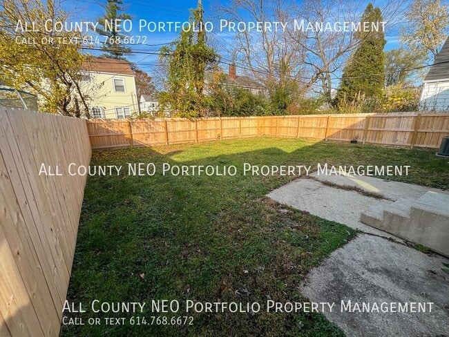 Building Photo - 3393 Homecroft Dr