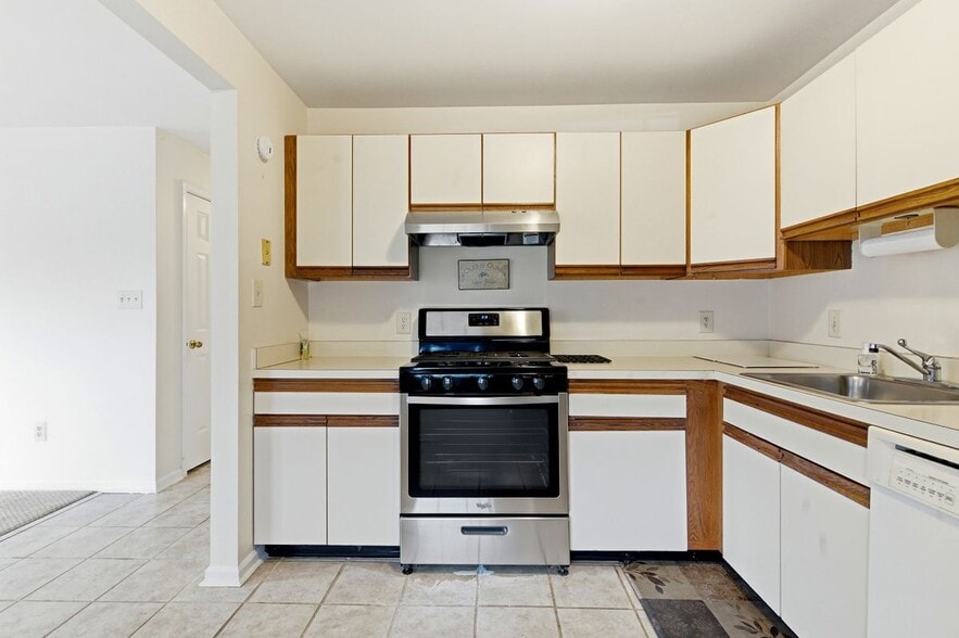 Building Photo - 3403 Waltham Ct