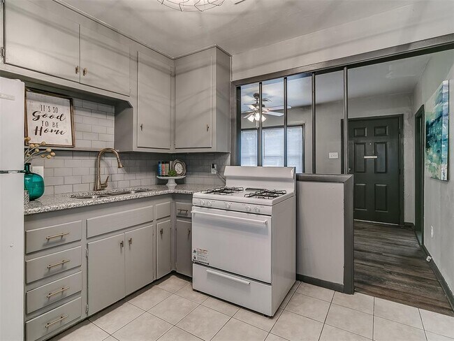 Building Photo - 4209 NE 19th St